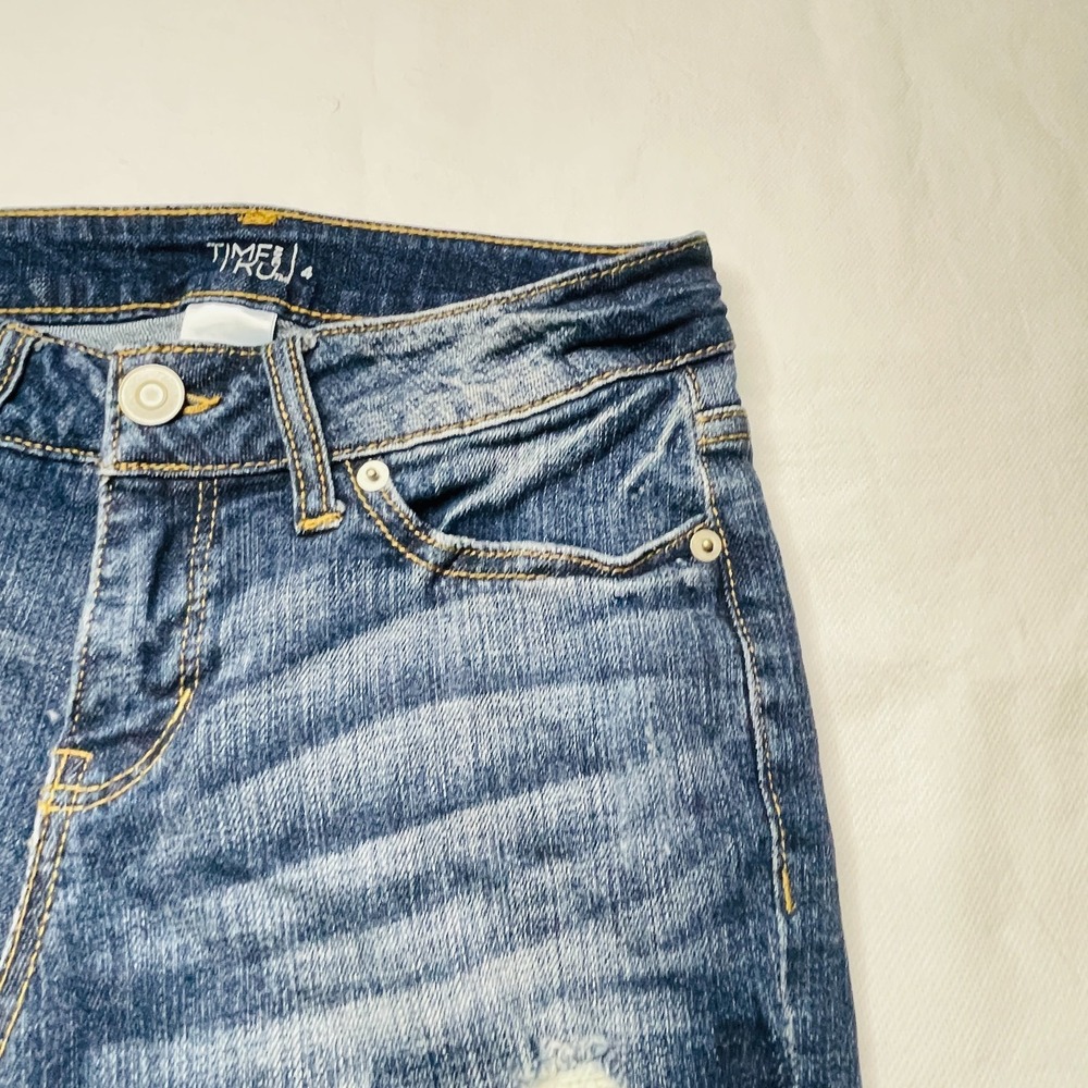 Time and Tru Bermuda Shorts Womens 4 Distressed Patchwork Denim Cuffed - Picture 5 of 14